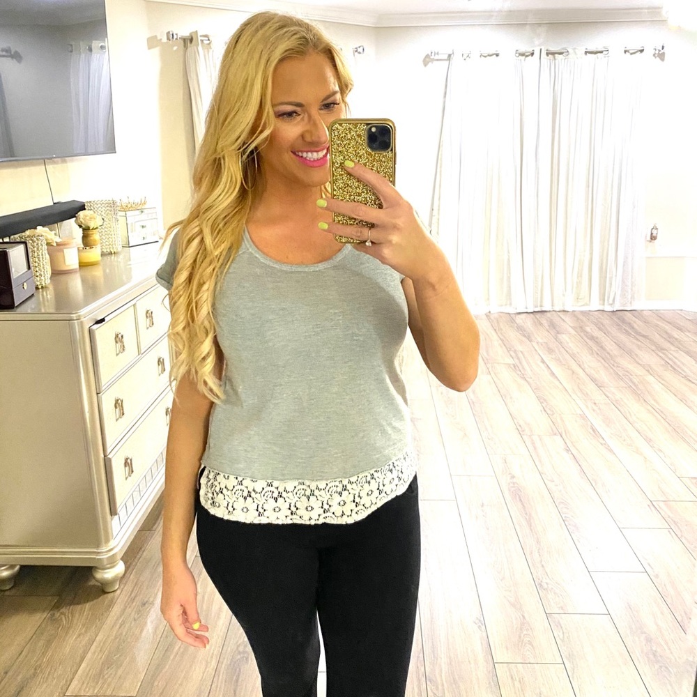 Lace‎ Lined Grey T-Shirt Sweatshirt 🤍